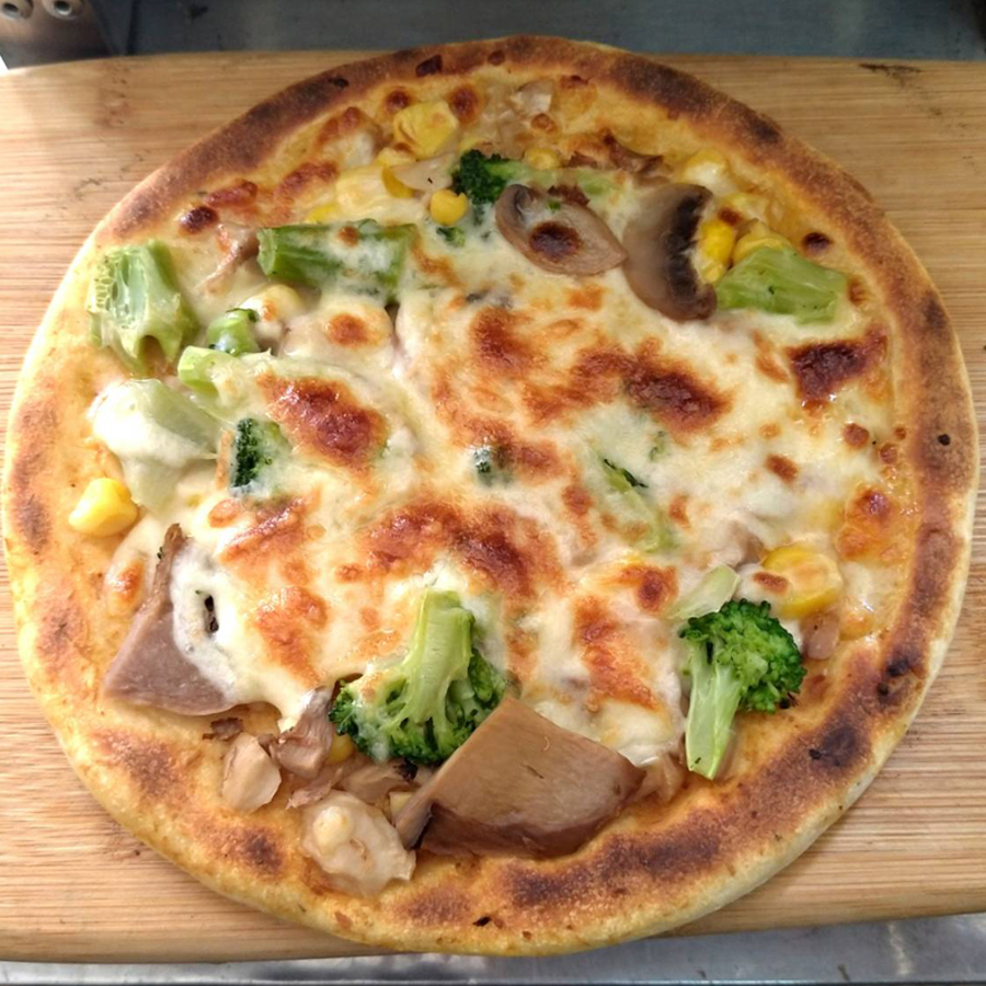 手作蔬菜野菇披薩